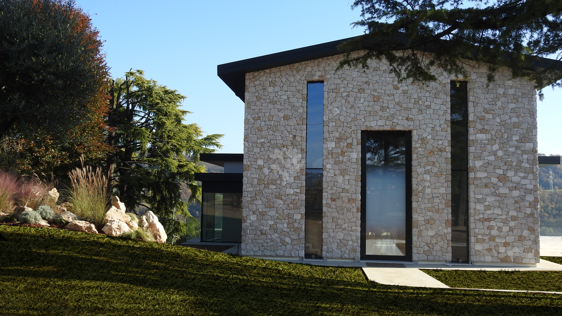 Progetto con porta Blindata Vetrata a Montecchio, Italia – Villa privata - Oikos