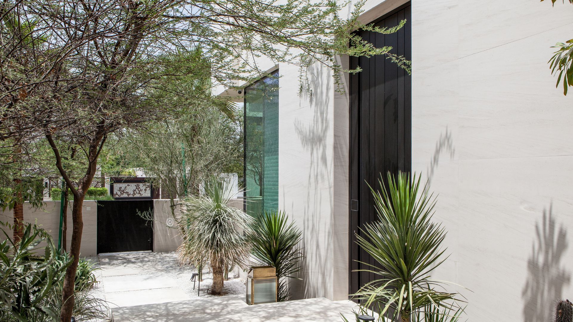 Elegante contrasto con porte Synua e Tekno a Dubai Hills – Residenza privata di lusso - Oikos